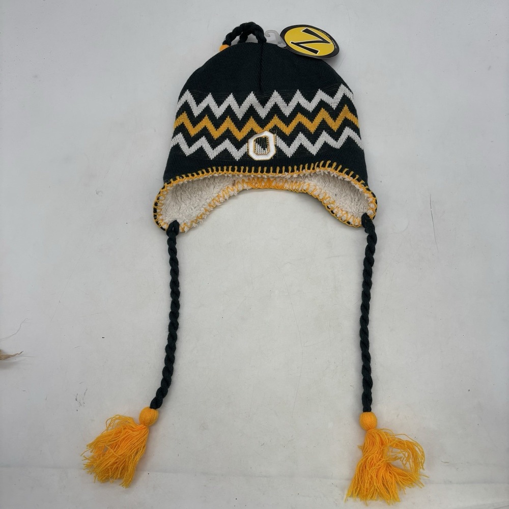 OREGON DUCKS BEANIE HAT WITH TASSEL SKI CAP ADULTS OSFA Pom Pom NWT